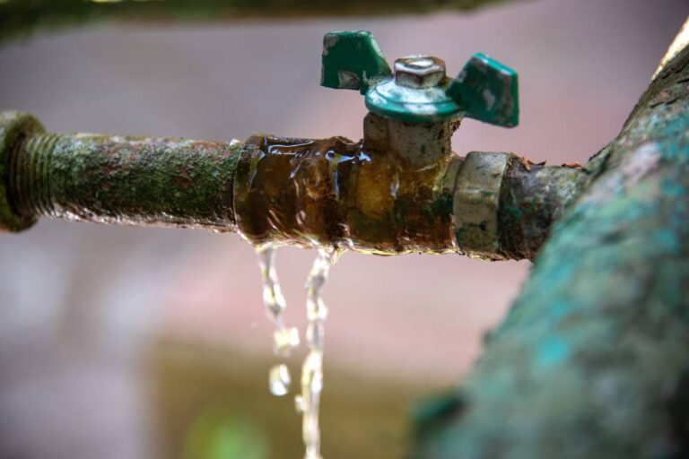 7 Reasons Why You Need to Fix Your Leaking Pipe Immediately