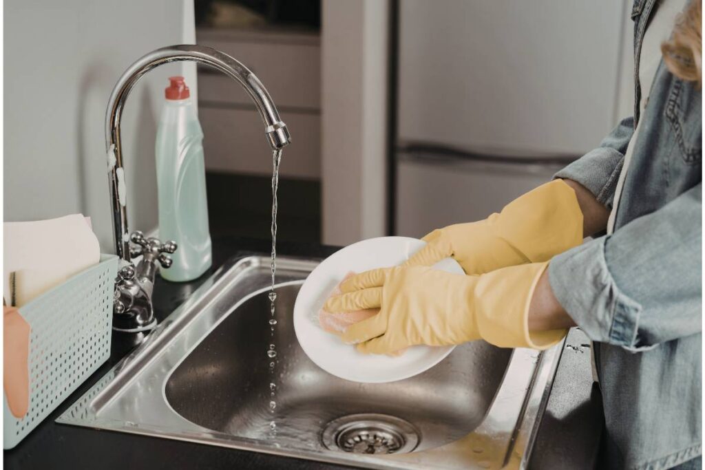 Plumbing Warning Signs - Slow Draining Sinks and Tubs
